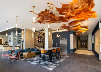 Moonsong Bar + Café by Hilton