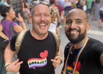 Orgullosamente IGLTA