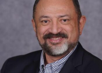 Darío Flota, frente a Turismo Yucatán