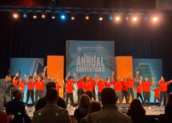 Construir comunidad mediante el turismo y las reuniones