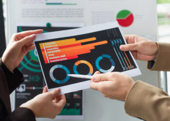 ¿Qué debe tener un informe de cierre MICE?